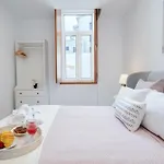 Hostwise - Traditional House With Terrace
