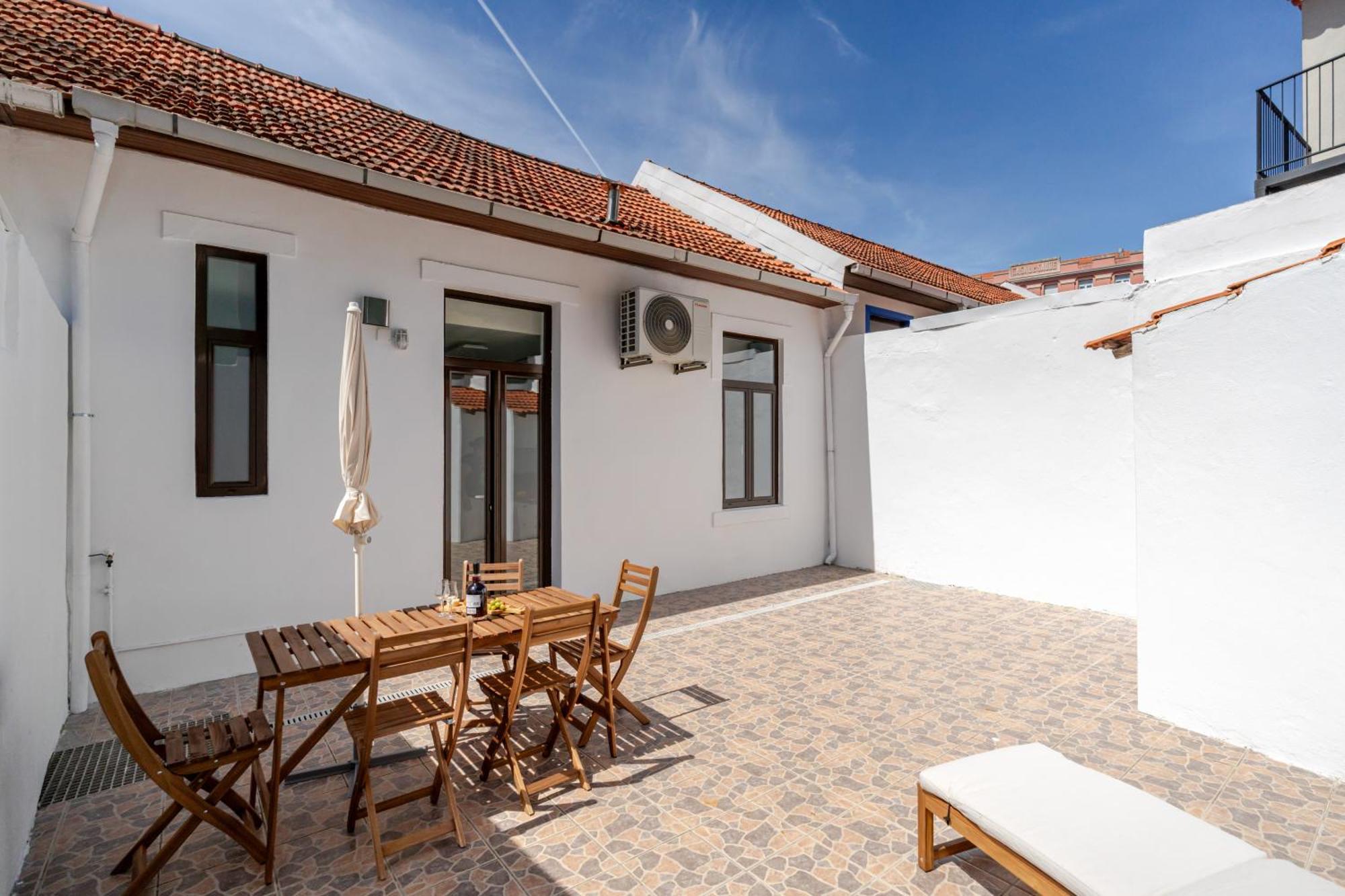 Casa de férias Hostwise - Traditional House With Terrace Porto